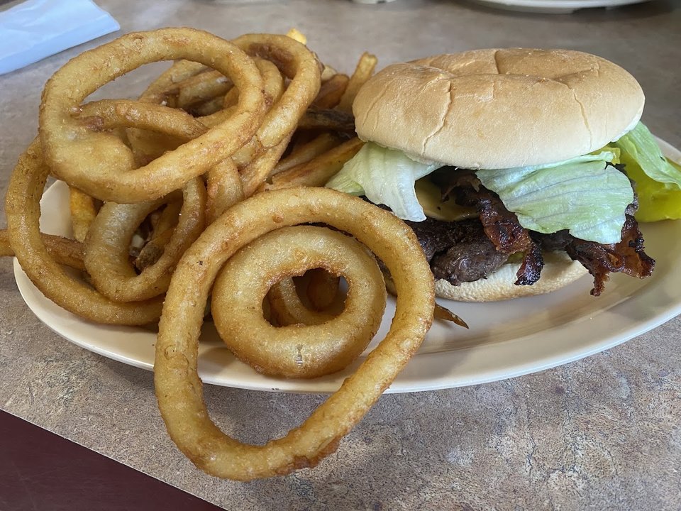 Comfort food spot with booth seating.